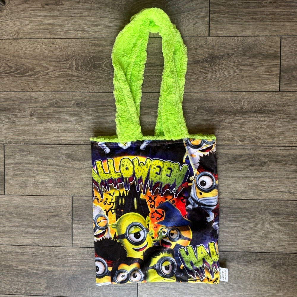 Reversible Minions Halloween Plush Tote Bag Fuzzy Lime Green Trick or Treat - Picture 13 of 15